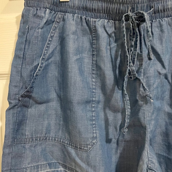 Soft jean shorts - Picture 2 of 4